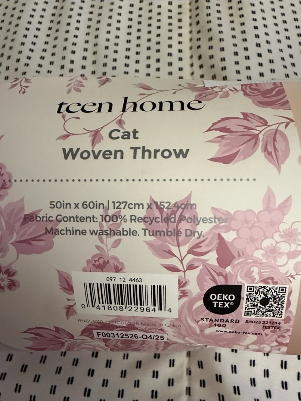 “Teen Home”. Cat Woven Throw